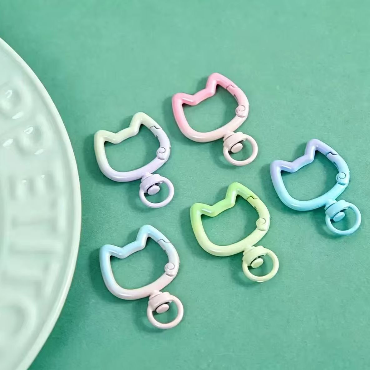 พวงกุญแจรูปแมวน่ารักแบบไล่สี 5 - Jewelry Making Metal Supplies บทวิจารณ์และราคา